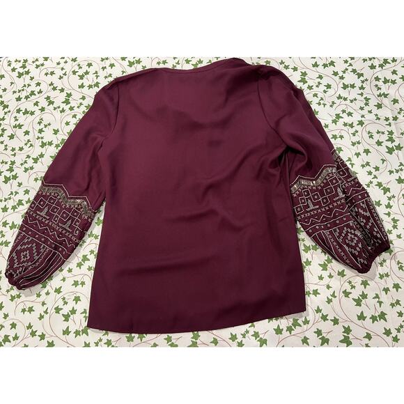 NWT! Chico's Embellished Sleeve Pullover Size: 1 - Picture 3 of 6